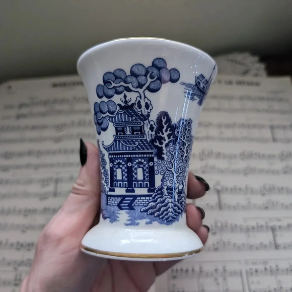 Willow Blue and White Ceramic Vase Coalport England - Picture 10 of 10